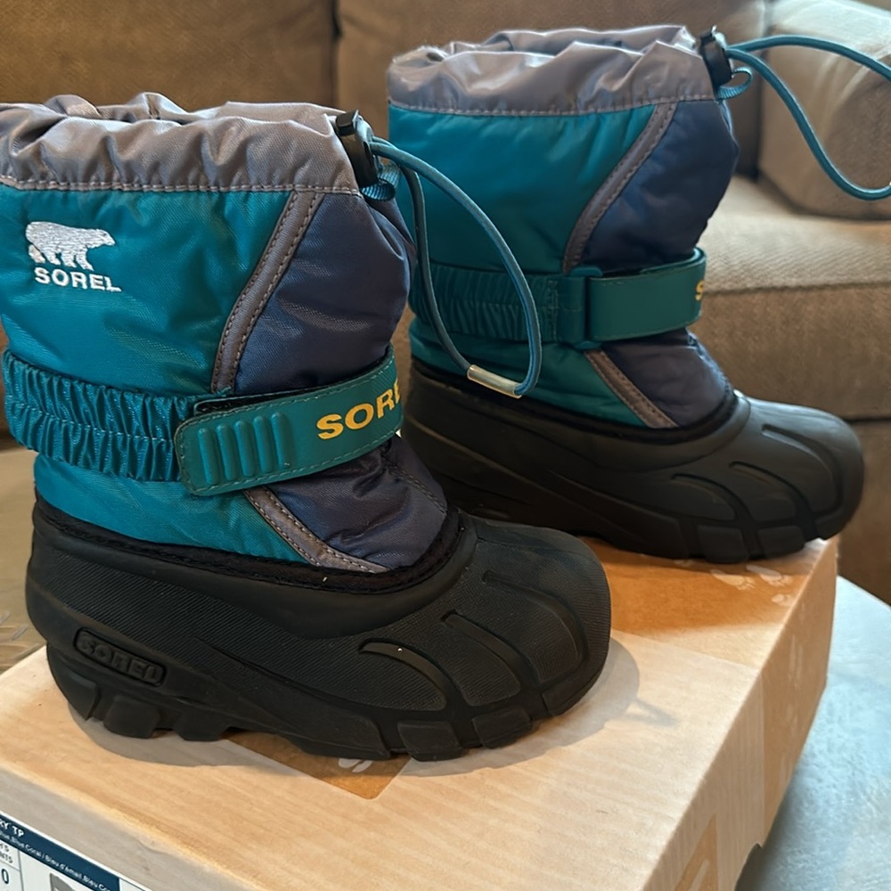 Sorel Kids Boots in Teal and Black